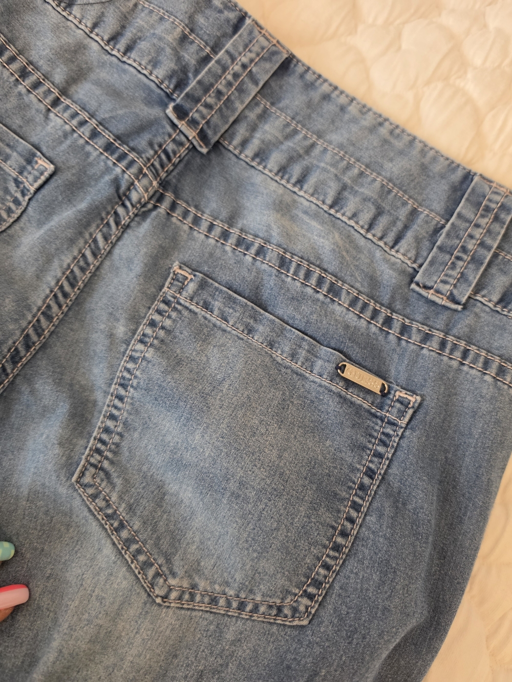 GUESS Low Rise Double-Button Light Blue Jeans - Picture 4 of 6